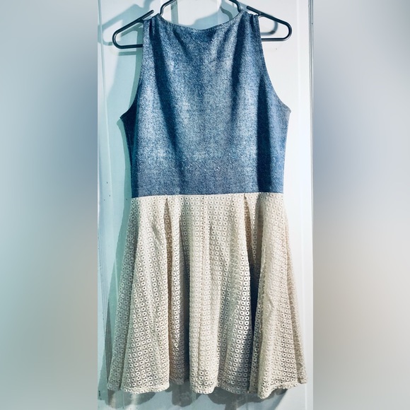 [DRESSCODE LA] Denim Lace Dress - Picture 4 of 5